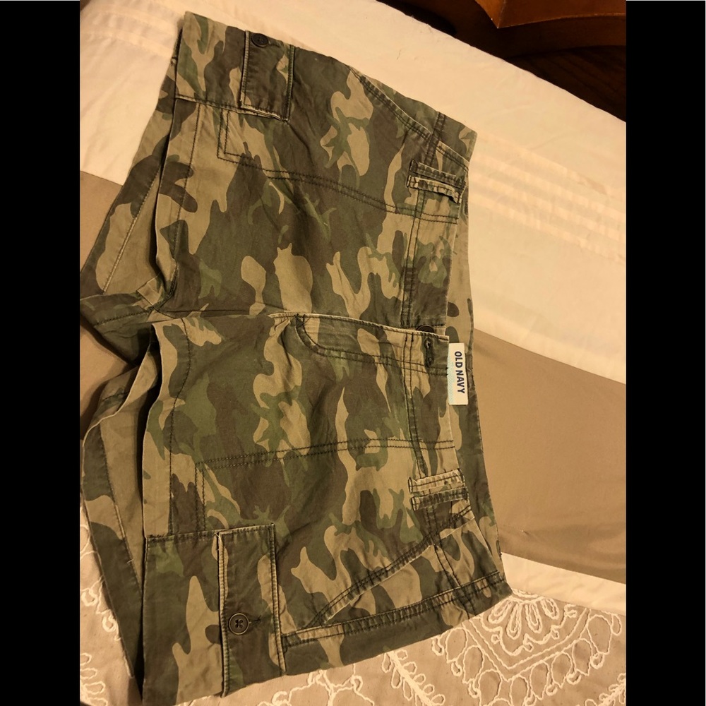 Camouflage print shorts